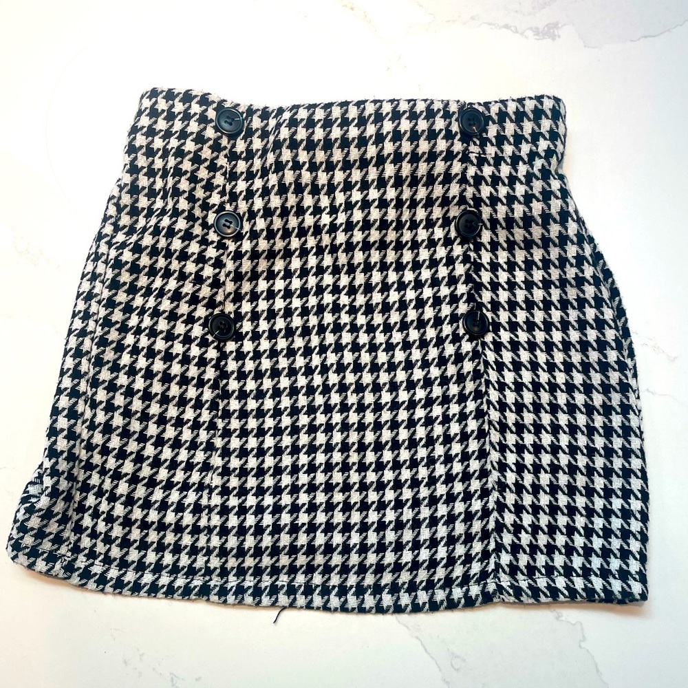Black and white skirt - S -XS